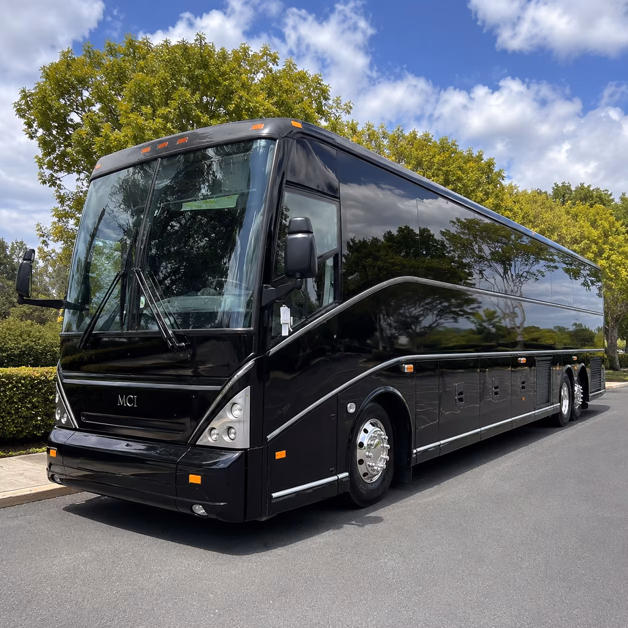 airport shuttle buses from centennial to den for business travel groups