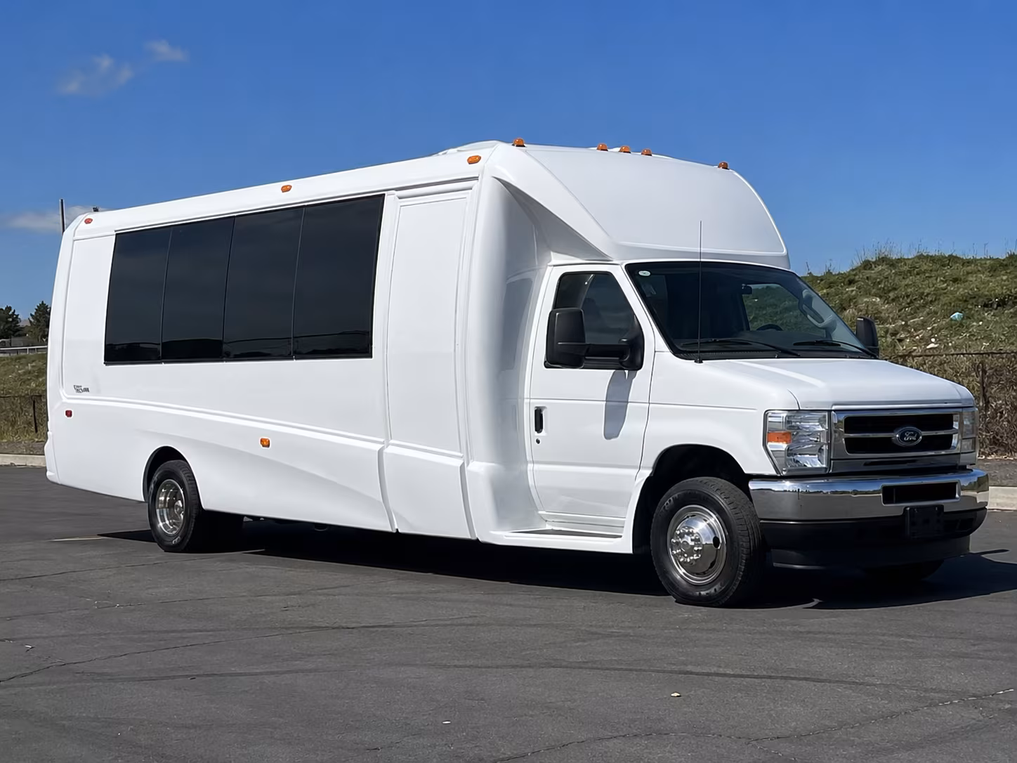 party buses for centennial wedding parties and bridal groups