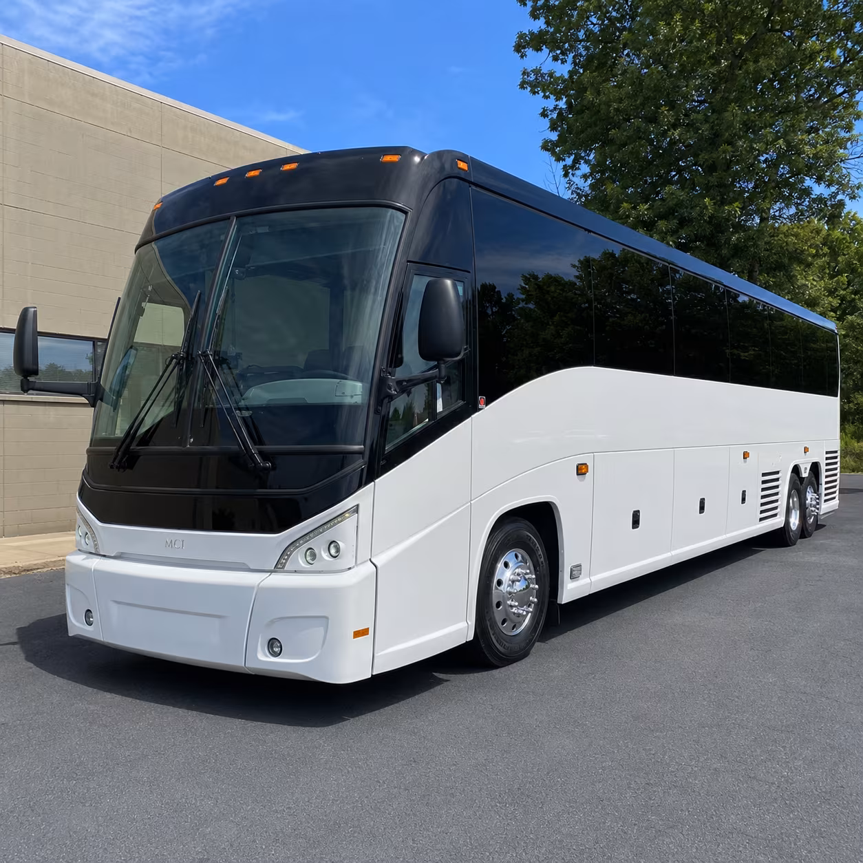 shuttle buses from centennial to colorado springs airport cos