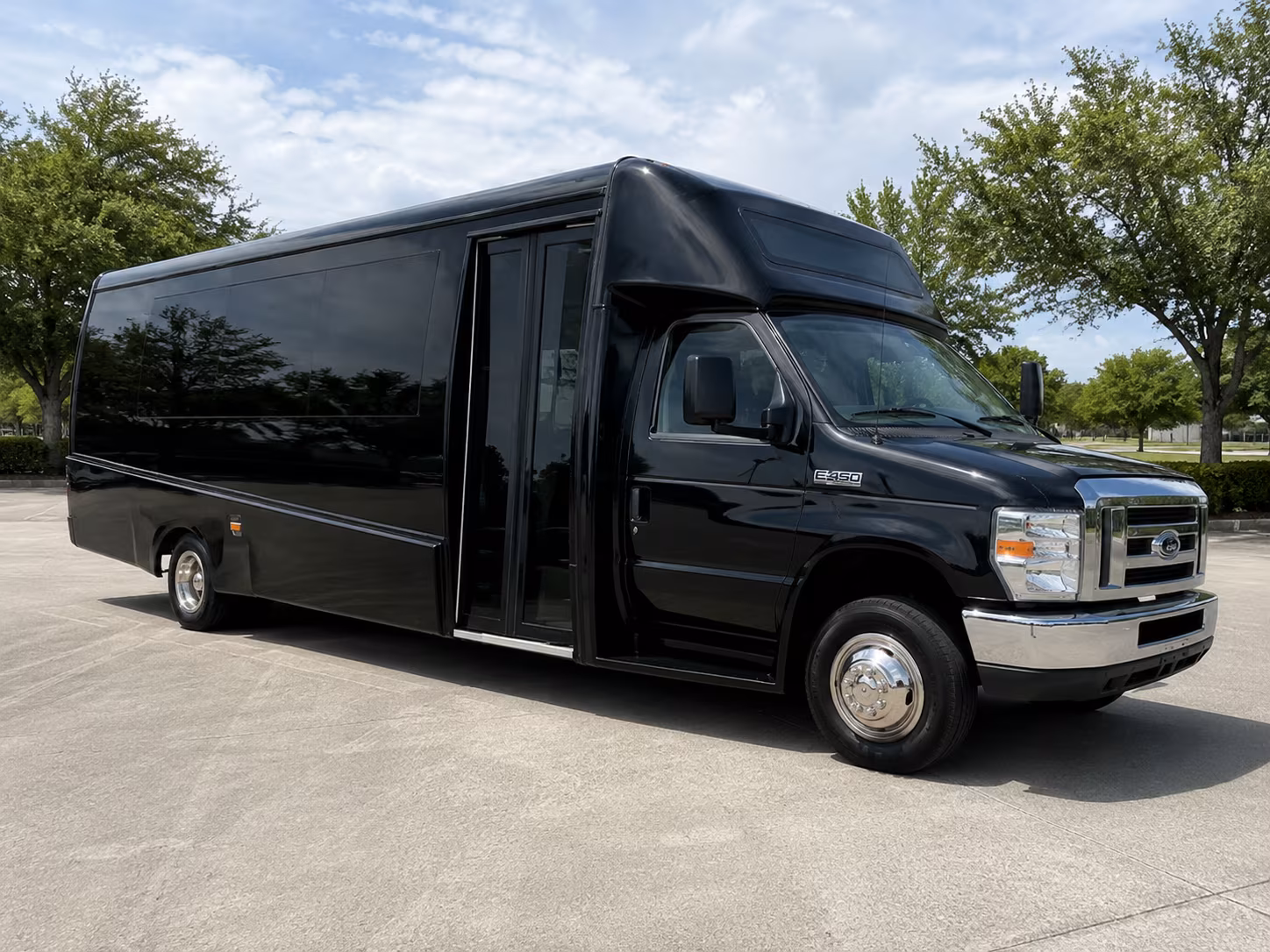 zoo and aquarium bus rentals for centennial field trips